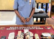 Sita BB Shabu 1 ons yg dibawa oleh residivis kasus narkoba, seorang pria digelandang ke Polres Bima.