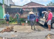 Semangat Kebersamaan TNI-Rakyat Perbaiki Akses Desa Langko