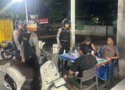 Dialog Humanis di Tengah Malam, Cara Tim Presisi Polres Lobar Edukasi Pemuda Jaga Lingkungan