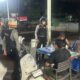 Dialog Humanis di Tengah Malam, Cara Tim Presisi Polres Lobar Edukasi Pemuda Jaga Lingkungan