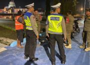 Satlantas Polres Lombok Barat Gencarkan Patroli Malam, Pastikan Kawasan Perkantoran Gerung Aman