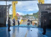Cegah Barang Ilegal, Polsek Kawasan Pelabuhan Lembar Periksa Ketat Dokumen Kendaraan di Dermaga 1