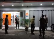 Cegah Aksi Kejahatan 3C, Personel Polsek Gerung Sisir Objek Vital dan Pemukiman hingga Dini Hari