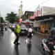 Polsek Batulayar Atur Lalu Lintas di Simpang 3 Montong