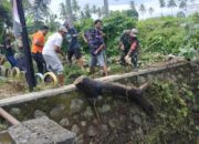 Kepedulian Bersama Bersihkan Aliran Air Demi Keselamatan