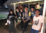 Sambang Warga Binaan Malam Hari, Upaya Bhabinkamtibmas Polsek Woha Cegah Kriminalitas dan Pererat Komunikasi Antara Warga dan Polri