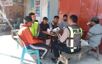 Perdana “Polantas Menyapa” Ngopi Bareng Komunitas Ojek Satlantas Polres Bima Edukasi Keselamatan Berlalulintas
