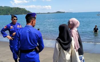 Polres Lombok Barat Gelar Patroli Dialogis di Pesisir dan Objek Wisata Pantai