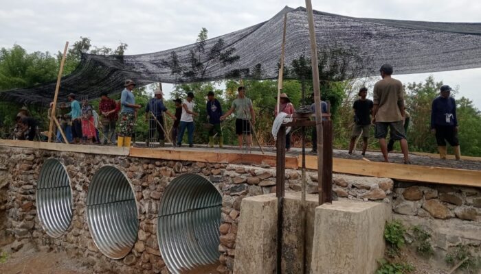 Menyatukan Tenaga Demi Akses Aman Warga Pengadang Baru