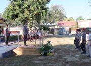 Kado Istimewa di Hari Bhayangkara Ke-80, Kapolres Bima Kabupaten Pimpinan Upacara Korps Raport Kenaikan Pangkat 42 Personel
