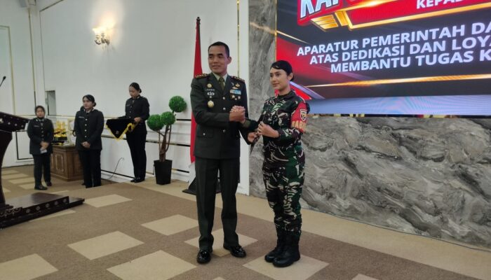 Dedikasi Babinsa Karang Bayan Diapresiasi dalam Peringatan HUT Polri Ke-80