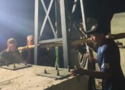 Pemasangan Tiang Pilon Jembatan Perintis Garuda, Simbol Kokohnya Sinergi TNI dan Warga