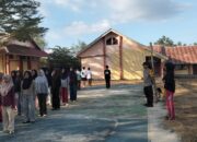 Persiapan Ajang Lomba Sambut HUT RI Ke-81, Bhabinkamtibmas Polsek Soromandi Latih Kedisiplinan dan PBB Bagi Pelajar SMAN 03 Soromandi