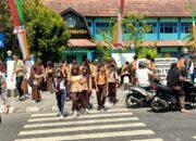 Jaga Keamanan Pelajar Pulang Sekolah, Polsek Tanjung Gelar Pengaturan Rawan Siang di Depan SMPN 1 Tanjung
