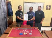 Polsek Tambora Serahkan Lima Pocket Narkoba Jenis Shabu Yang Diamankan Dari Pendaki Gunung Tambora ke Satresnarkoba Polres Bima Kabupaten