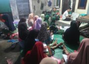 Babinsa Jempong Baru Dampingi Warga Belajar Membaca