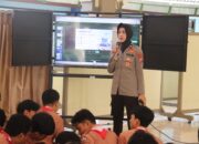 Tingkatkan Literasi Digital Pelajar, Polresta Tuban Gelar Edukasi Program AI di SMAN 2 Tuban