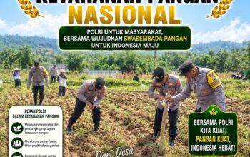 DALAM RANGKA MENDUKUNG KETAHANAN PANGAN DAN ASTACITA PRESIDEN RI, ANGGOTA POLSEK PARENGAN POLRESTA TUBAN MENANAM JAGUNG DI LAHAN MILIK PETANI DI DESA SUKOREJO KECAMATAN PARENGAN.