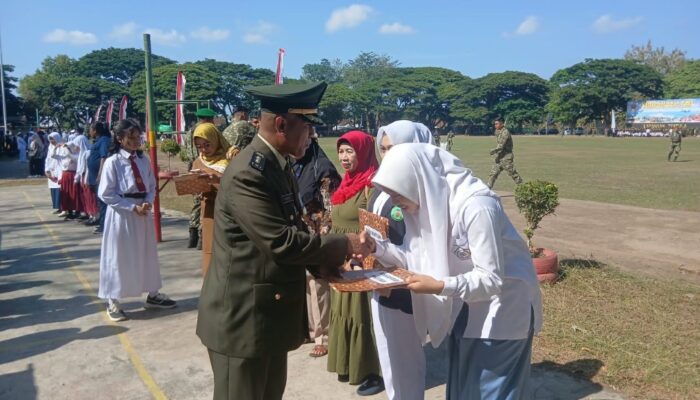 Kodim 1606 Mataram Beri Beasiswa Anak Prajurit Berprestasi