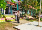 Jadi Irup Bendera di SMK I Monta, Bhabinkamtibmas Polsek Monta Ingatkan Pelajar Jauhi Narkoba dan Bijak Menggunakan Media Sosial