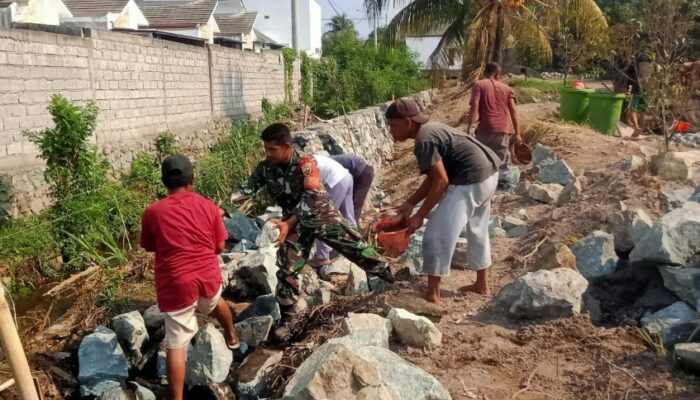 Bangun Pondasi Bersama, Babinsa Pererat Kemanunggalan TNI dan Rakyat