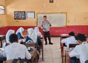 Sambangi SMP Negeri 1 Monta, Personel Polsek Monta Sosialisasi Penerimaan Siswa Baru SMA Kemala Bhayangkara