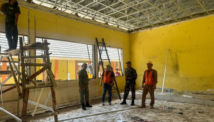 Demi Masa Depan Siswa, Babinsa Pantau Revitalisasi Sekolah